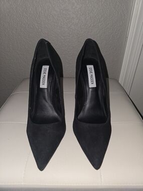 Steve Madden Black Pointed Toe Pumps